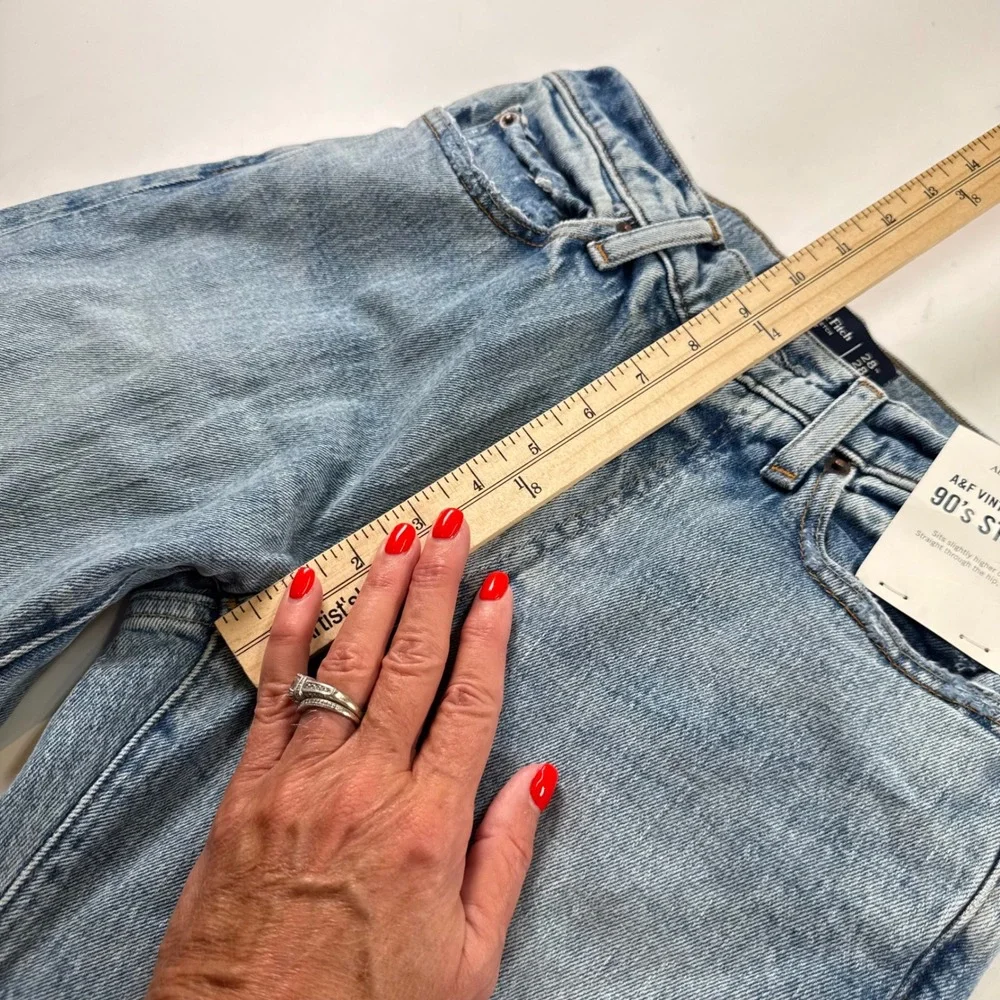 Abercrombie Fitch 90s Straight Jeans Womens 28 x 28 Light Wash New With Tags